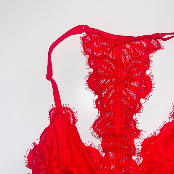 PINK Victoria’s Secret Red Lace Racerback Triangle Bralette Small Women’s - Picture 2 of 9